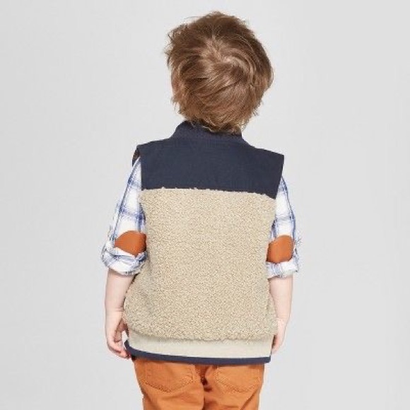 NWT Boys Sherpa Vest - Picture 3 of 3
